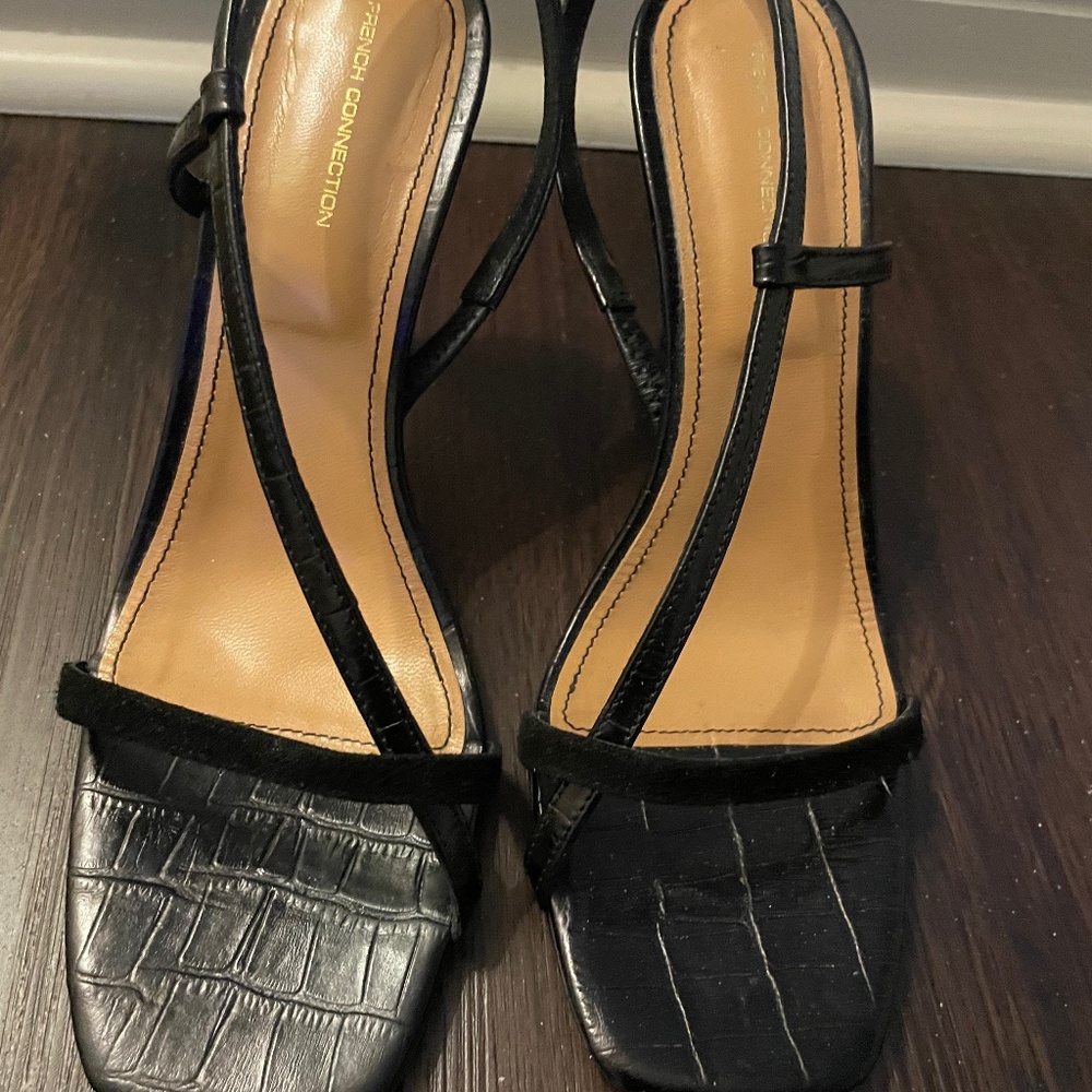 Crocodile Sling Heals